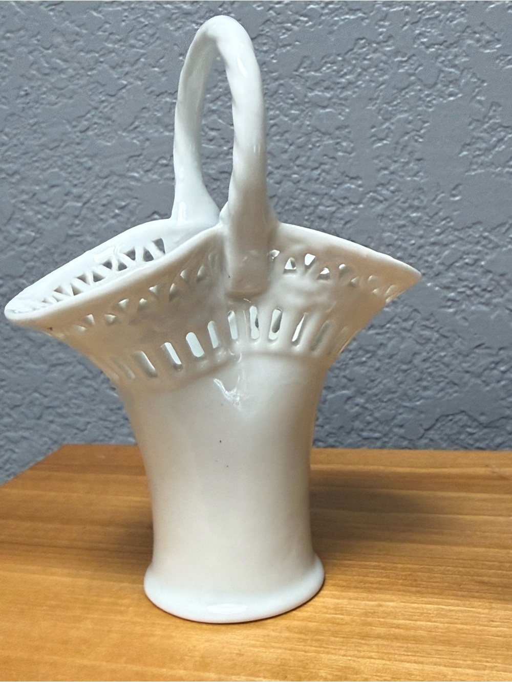 Small White Ceramic Basket Vase with Pierced Rim - Picture 8 of 8